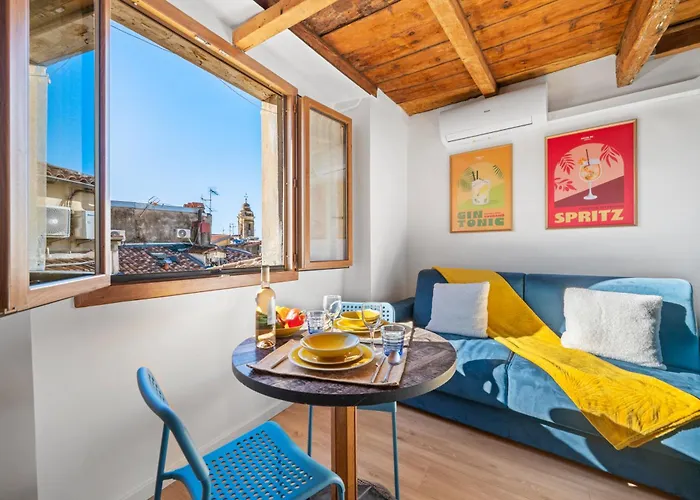 Le Panoramique - Vieux-nice Apartment *